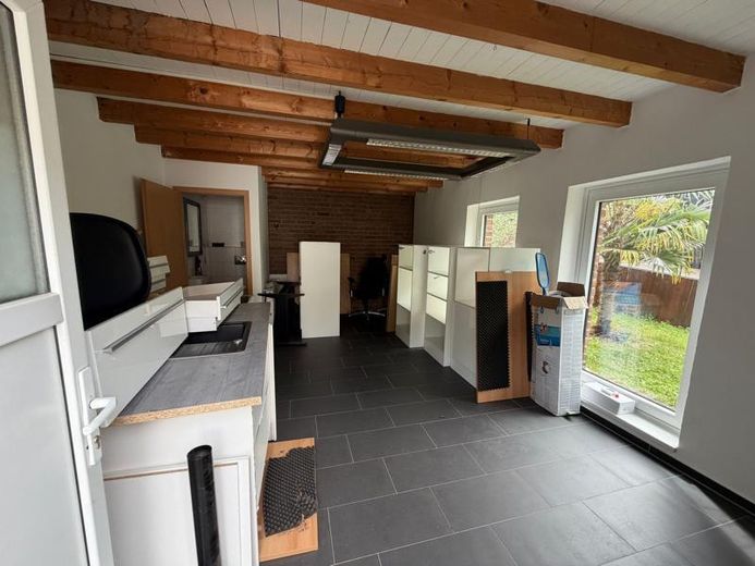 ***4-5-Zimmer Wohnung mit Garten*** – Büro - aktuell Lagerraum