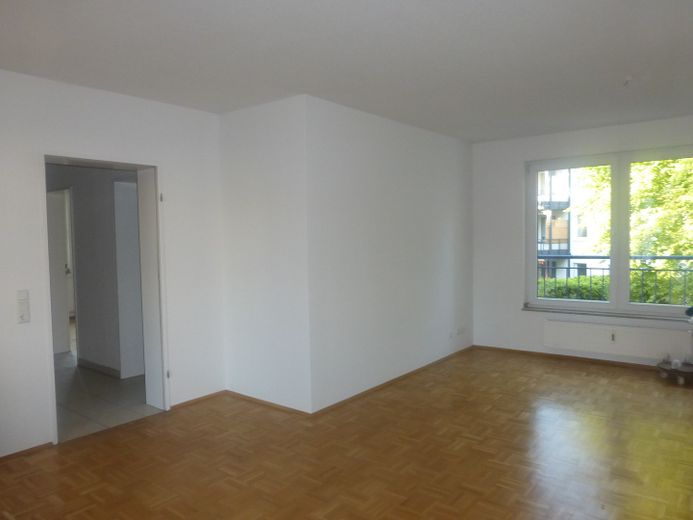2-room apartment with balcony in central Neuss – Wohnzimmer 
