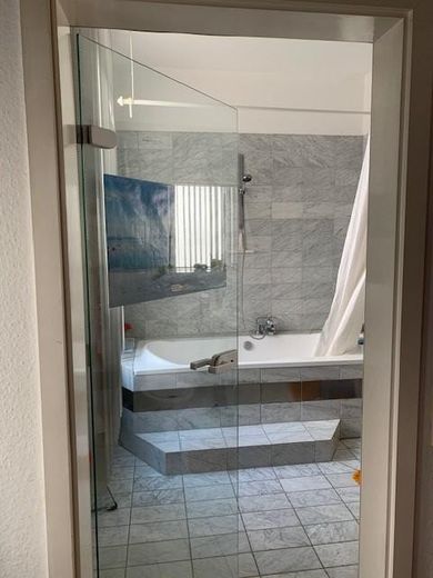 Sakin bir konumda şehir merkezinde daire – Bad