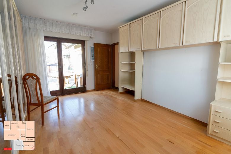Ideales Haus für Familie mit 2–4 Kinder in sehr ruhiger Traumlage und viel Platz in Bühl-Weitenung – Schlafzimmer EG