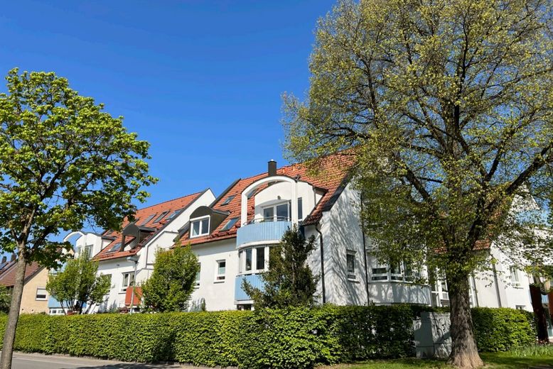 Come vivere in una casa: duplex ammodernato su due livelli con terrazza sul tetto e garage – Foto 13