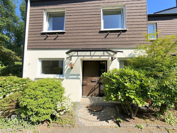 Familienglück im Grünen: Reihenendhaus mit Garten, Garage und viel Platz in Remscheid-Lüttringhausen – Eingangsbereich