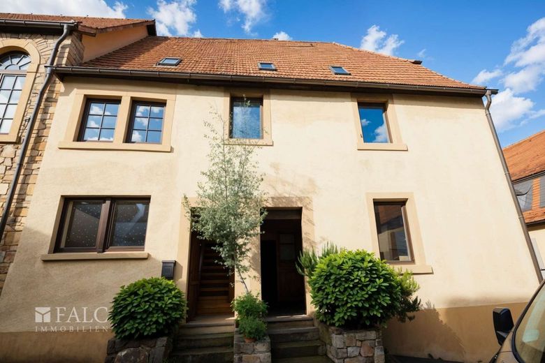 Synagoge mit Wohnhäuser - Denkmalgeschützt – Mehrfamilienhaus Aussenansicht