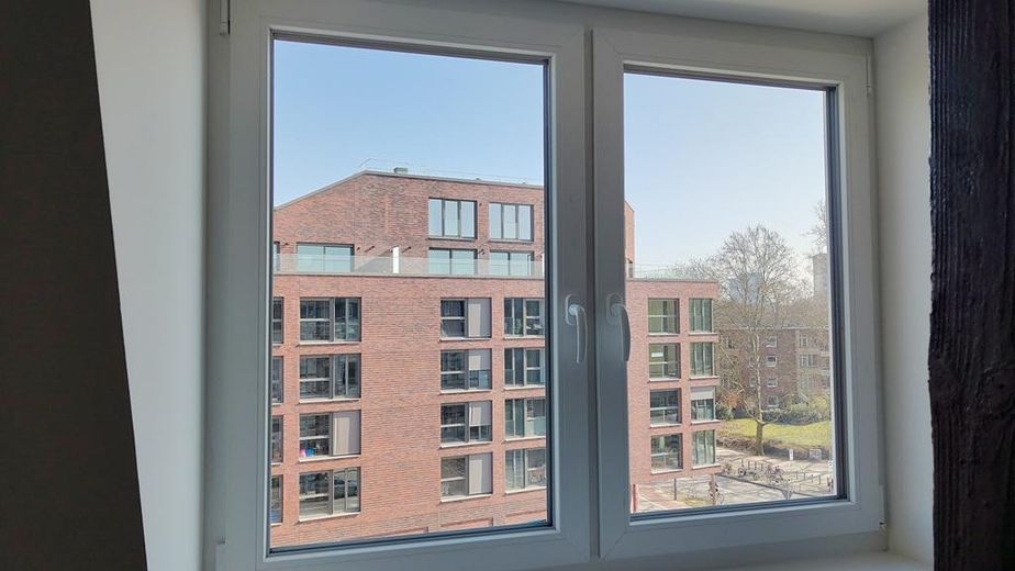 Ausblick zur Straßenseite