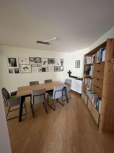 Amplio apartamento de 2 habitaciones en Colonia-Ehrenfeld – Essplatz