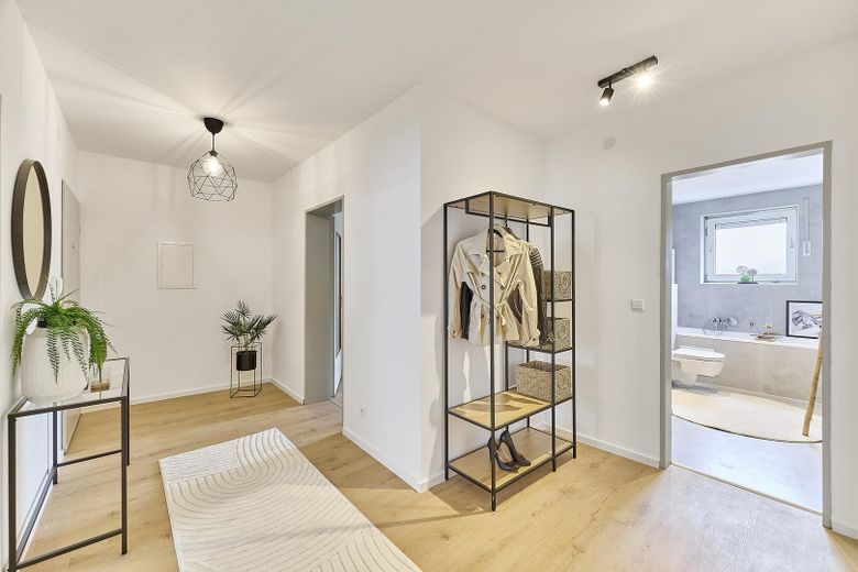 Flur mit Blick zum Eingang