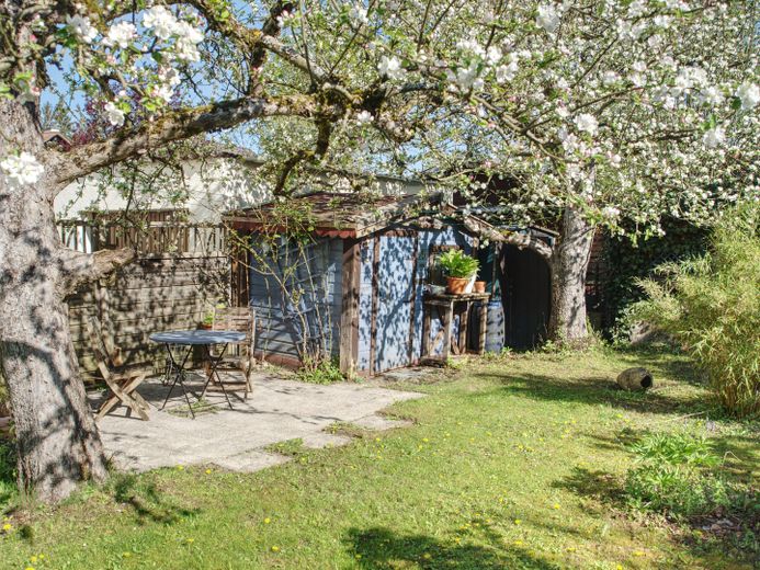 Provisionsfrei - Doppelhaushälfte mit traumhaftem Garten in absolut ruhiger Lage in Großhadern – Garten