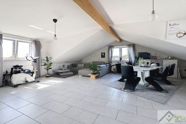+ 5PLUS + KLEIN, FEIN, MEIN: CHARMANTE DACHGESCHOSSWOHNUNG IN RUHIGER LAGE VON INDEN / ALTDORF +++