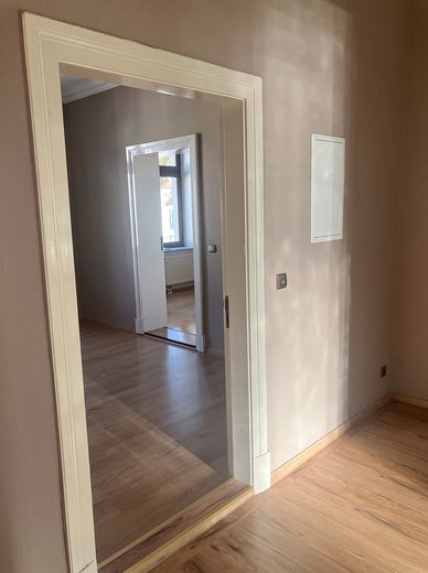 zentral gelegenen Wohnung in denkmalgeschützter Altbauvilla – Foto 12