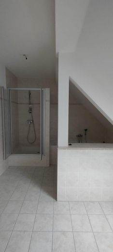 Wohnung mit Garten/Carport Brandbg. OT zu vermieten – Bad mit Dusche/Wanne 2 teilig