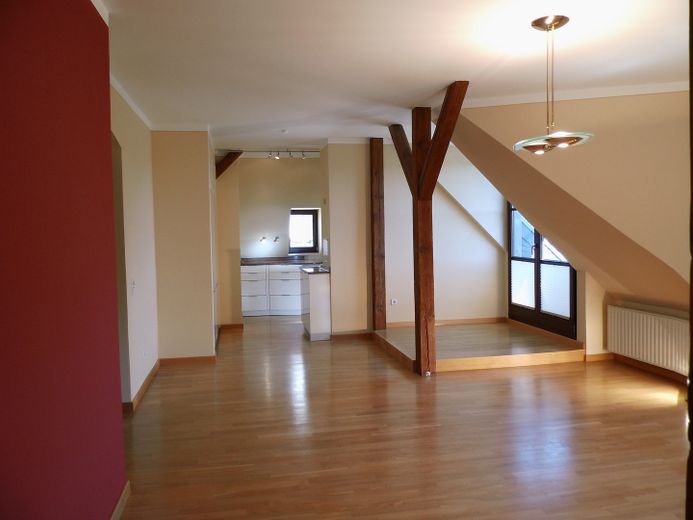Exclusiv und stilvoll wohnen in Stadtvilla / hochwertige 4 - 5 Raum Terrassenwohnung – Wohnzimmer / Terrassenzugang