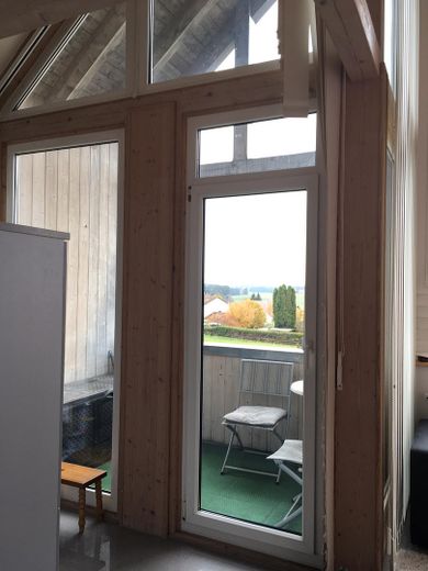 Komfortabel ausgestattete Maisonettewohnung/ Galeriewohnung 1,5 Zimmer mit Balkon – Balkon