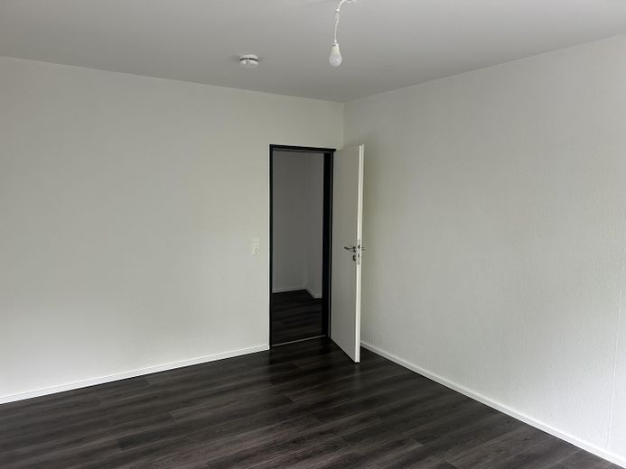 Penthouse tarzında tamamen yenilenmiş ve boş (kiralanmamış) – Schlafzimmer