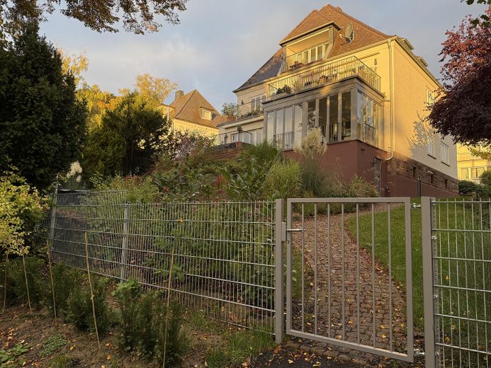 Hochwertig renovierte Erdgeschosswohnung am Mulang – 157 m², Wintergarten, Terrasse & 2 Bäder – Hintereingang Haus