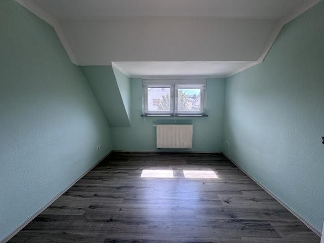 منزل شبه منفصل بحديقة واسعة، ومرأب مزدوج وغير ذلك الكثير في 61197 Florstadt-Stammheim – Schlafzimmer 3 DG