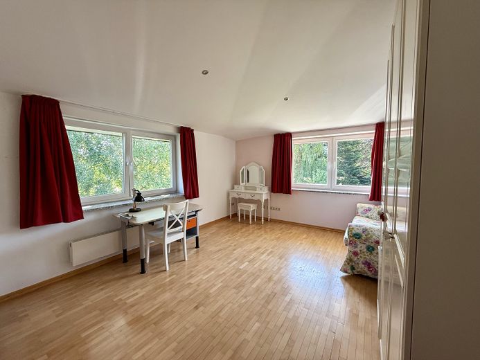 Großzügiges Einfamilienhaus – फोटो 17