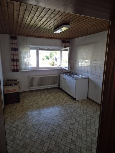 Einfamilienhaus mit Einliegerwohnung, Wintergarten, Garage und Gartenparadies auf 708 m2 – Küche EG