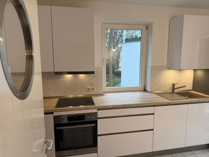 Apartamento en propiedad en Potsdam, Am Neuen Garten – Küche mit Fenster u. Abluft