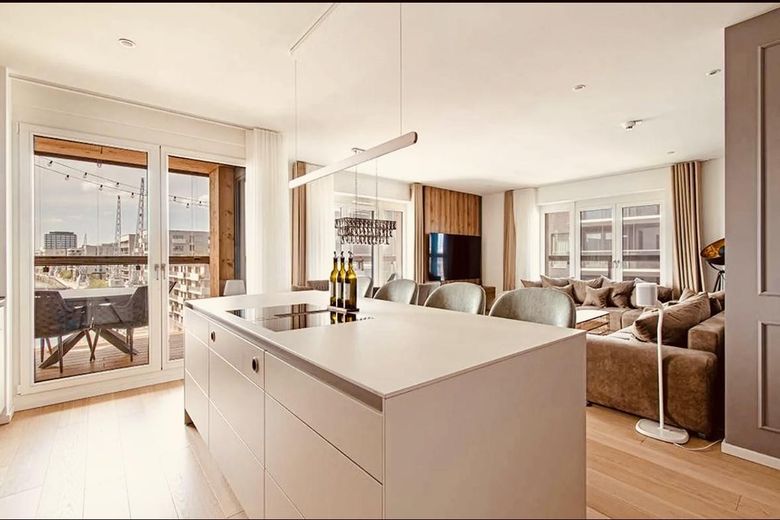 HafenCity | Exclusivo apartamento de 4 habitaciones | 127 m² | Vistas al Elba y a la Elbphilharmonie – Wohnzimmer