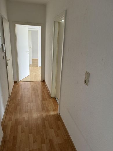 WG taugliche  2-R-Wohnung in MD-Sudenburg san. Altbau; im 2.OG 43²  mit EBK .zu vermieten . – Flur