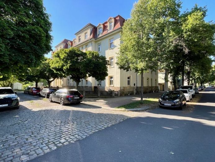 Ihre Chance: Modernisierte 2-Zimmer-Wohnung im 1. OG für Eigennutzer & Kapitalanleger! – Foto 1