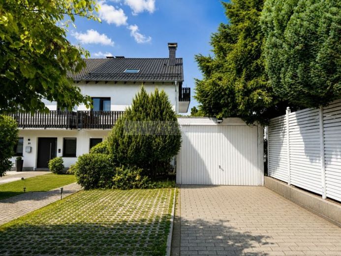 Ampia porzione di bifamiliare in posizione ambita sul Sommerberg – Foto 1