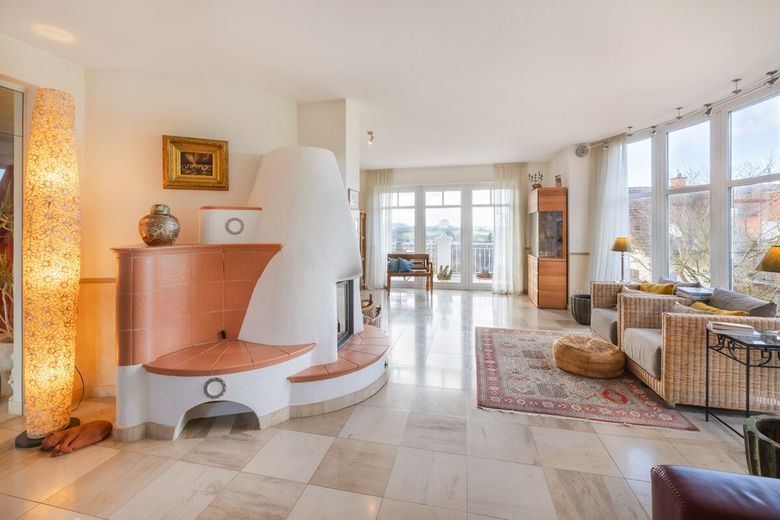Villa mit Weitblick, Pool, Sauna und Koi-Teich in begehrter Lage von Hochscheid! – Wohnbereich Erdgeschoss