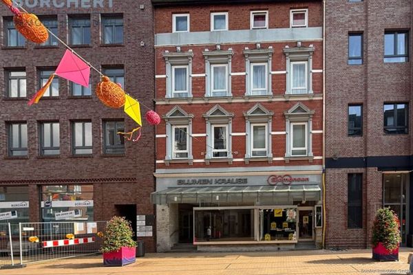 Votre investissement stable !
Immeuble d’habitation et commercial situé en plein centre-ville