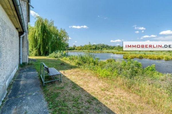 IMMOBERLIN.DE - Vista sull’acqua! Ex cabina di segnalazione con potenziale di ristrutturazione in posizione naturalistica