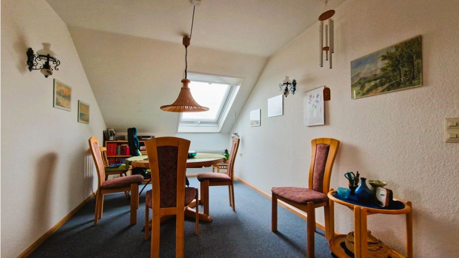 4,5-Zimmer-Dachgeschosswohnung – Foto 1