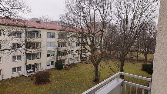 Ausblick Balkon Wohnzimmer