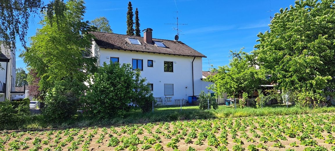 Provisionsfrei! Helle Dachfeschosswohung mit grossem Garten – Foto 2