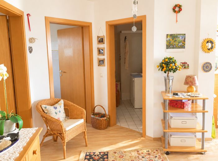 Bonito piso de 3 habitaciones con balcón soleado en Ulm-Wiblingen – Flur