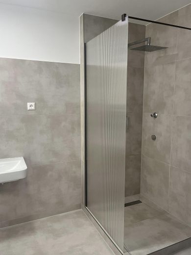 Primera ocupación | Apartamento de 3 habitaciones con balcón en LU-Sur – Regendusche