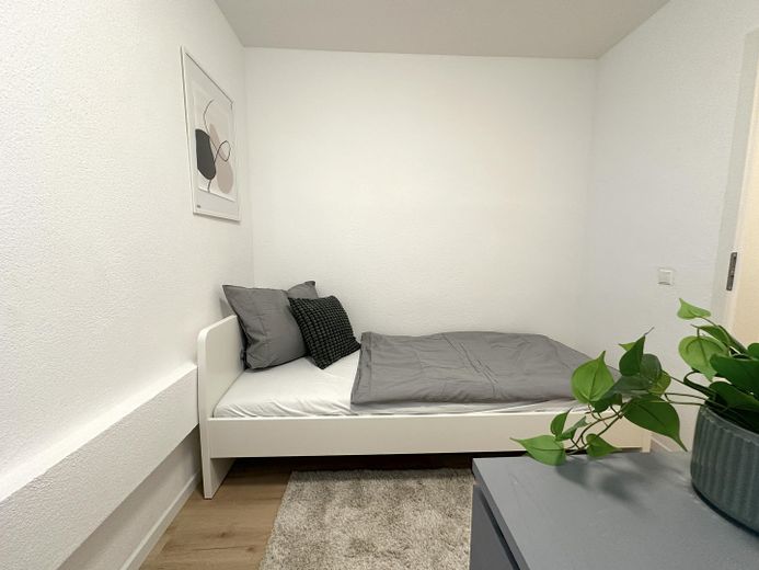 WG-Zimmer in Frankfurt-Bonames - 5er-WG mit 2 Bädern – Zimmer 1 – Schlafbereich