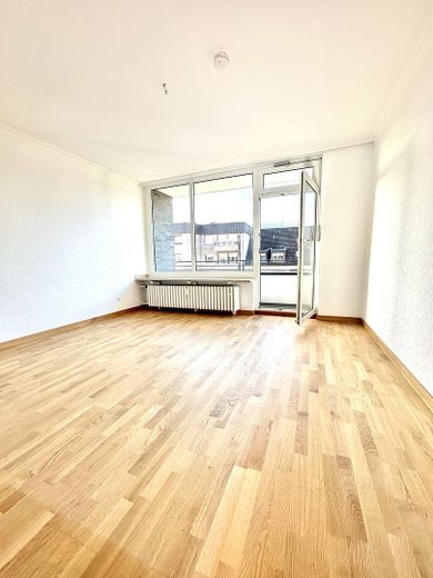 Top moderne 3 Zi Wohnung mit Balkon 2 Min vom See! – Schlafzimmer