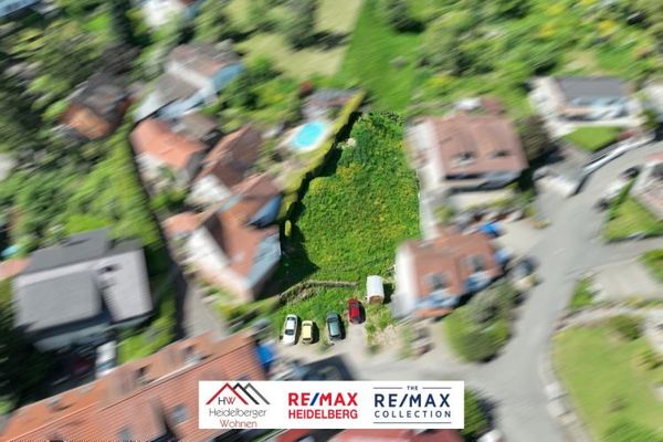 457qm Baugrundstück, 3 Vollgeschosse + DG möglich, Garten in Hanglage mit herrlicher Aussicht