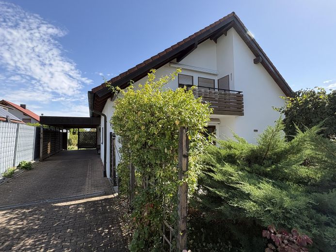 Bad Rappenau: spacious 205 m² + 60 m² in an attractive, quiet residential location – Photo 1