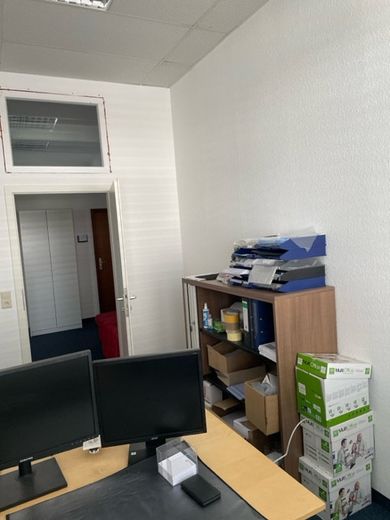 günstiger Büroraum in Gemeinschaftsbüro im Industriegebiet Leonberg an der Autobahn – Büro 6