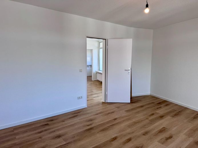 Moderne Stadtwohnung mit zwei Balkonen in zentraler Lage in Olpe – Schlafzimmer 