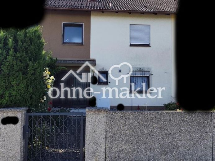 Reihenmittelhaus in Augsburg-Lechhausen – 4 Zimmer, Garten, Garage und Ausbaupotenzial – फोटो 1