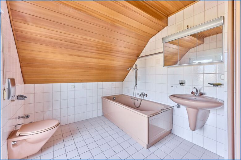 ** Ihr Eigenheim zum Gestalten ** älteres Einfamilienhaus mit zusätzlichem Bauplatz – Bad Zugang über Schlafen 2