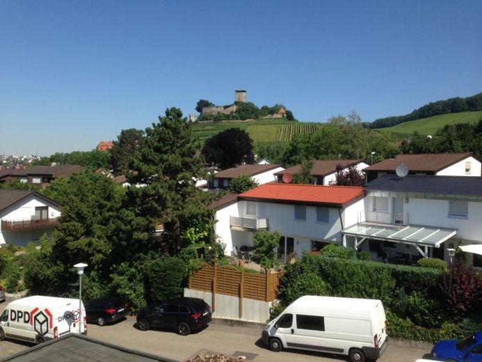 BEILSTEIN: HELLE 3,5 ZI. OG-WOHNUNG MIT WOHNKÜCHE – Foto 1