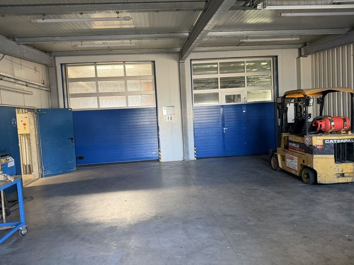 Gewerbeimobilie mit Büro- und Hallenflächen kurzfristig verfügbar – IMG_0257
