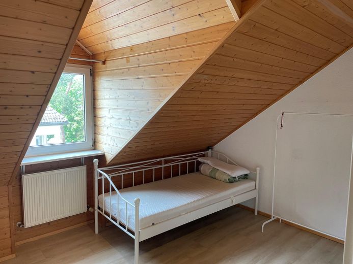 Sanierte 2-Zimmer-Wohnung in TOP-Lage - Sofort verfügbar! – Schlafzimmer Teil 3