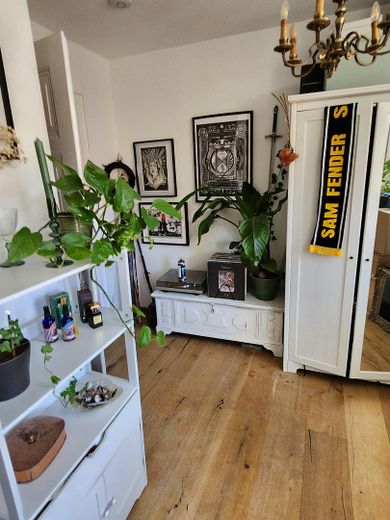 Light-filled old building apartment (5 rooms) by the city park - 4 spacious bedrooms and separate living room – Zimmer 4 (eingerichtet)