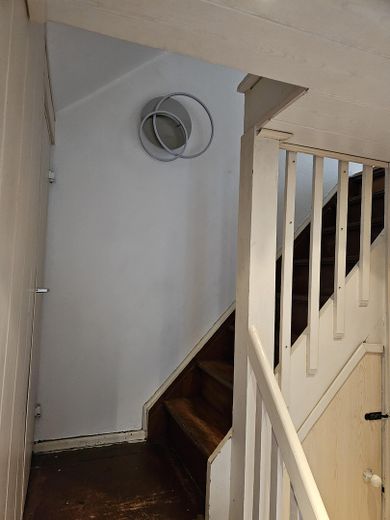 Provisionsfreie Doppelhaushälfte auf großem Grundstück mit viel Potential – Treppe