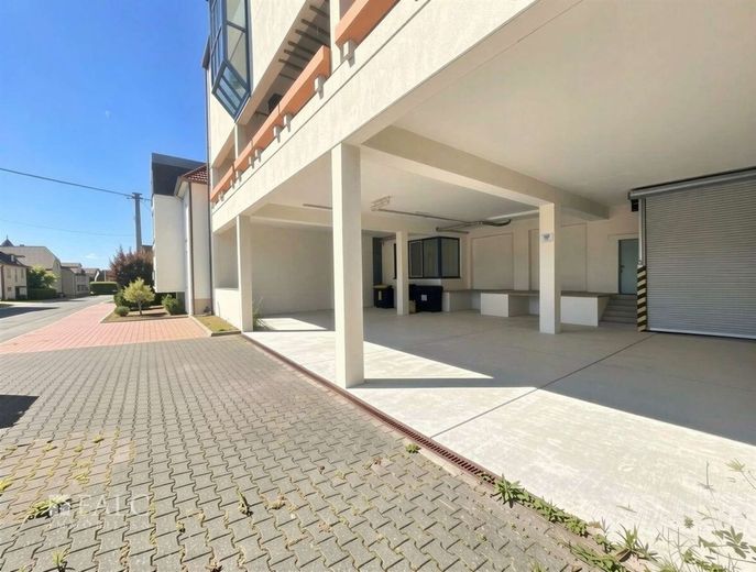 Solides Gewerbeinvestment - Zentrale Lage, starke Mieter, sichere Perspektive – Anlieferung