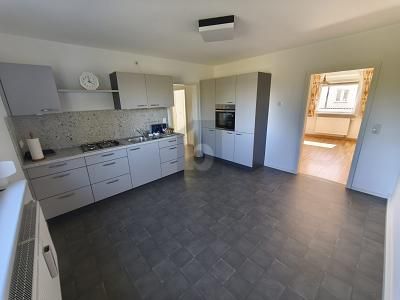 WOHNEN UND VERMIETEN MIT GARTEN UND GARAGE – 1778088447_47fdba.jpg
