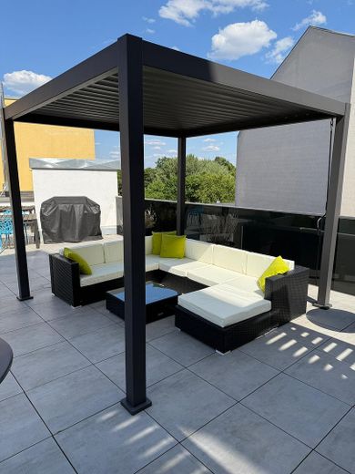Individual offices for rent! Fully furnished, centrally located and ready for immediate occupancy. – Dachterrasse